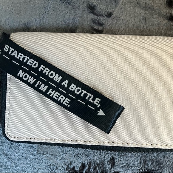 Wallet - Picture 4 of 7